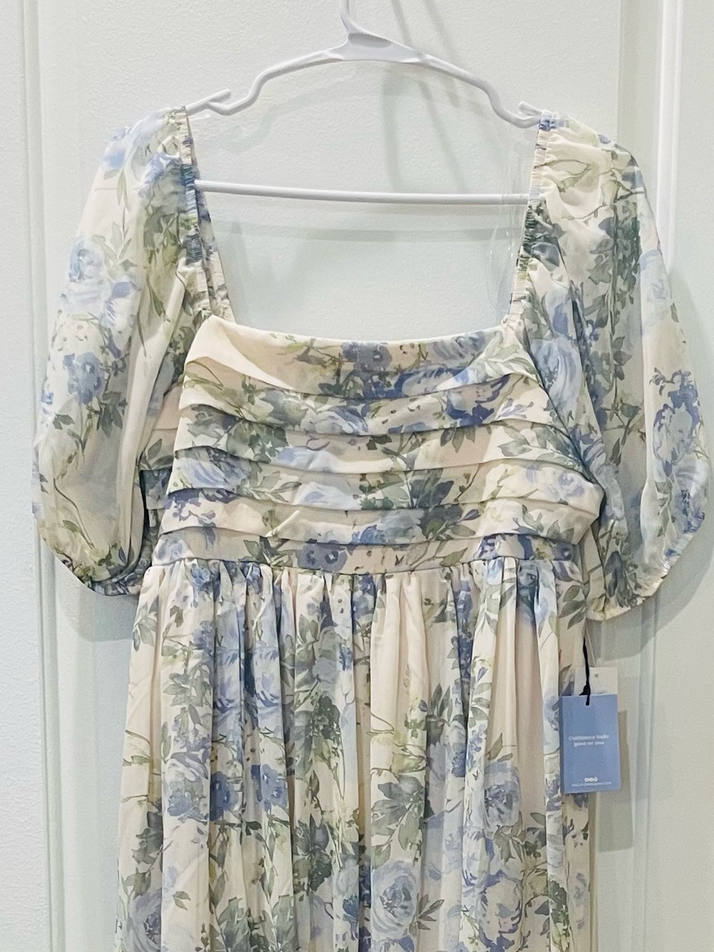 NEW…Wallflower Floral Puff Sleeve Maxi Dress - Picture 5 of 5